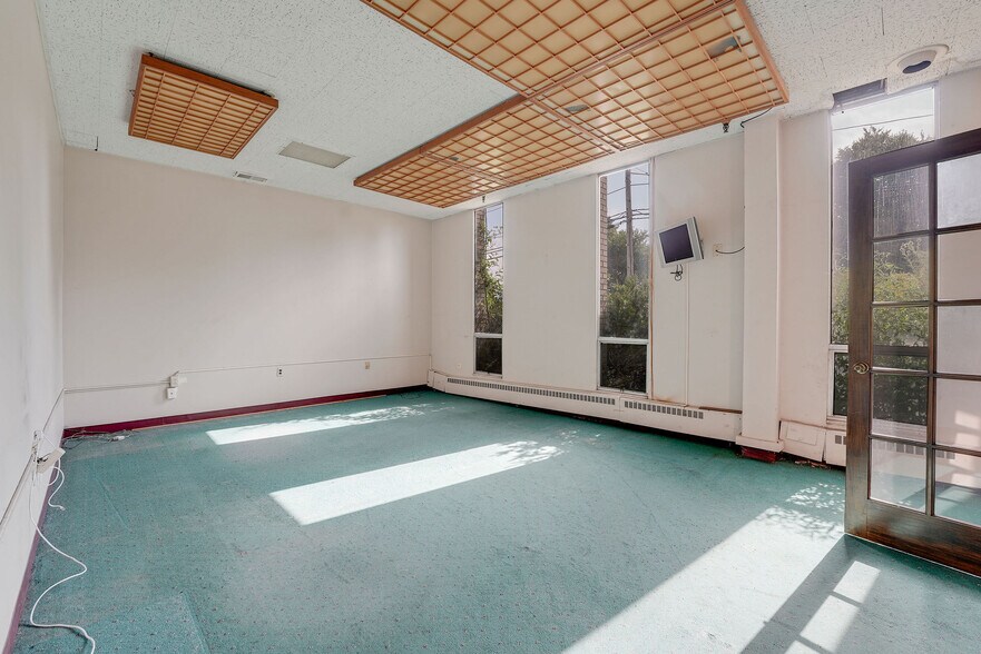 More Photos Of 3950 Ben Hur Ave, Willoughby Manufacturing For Sale