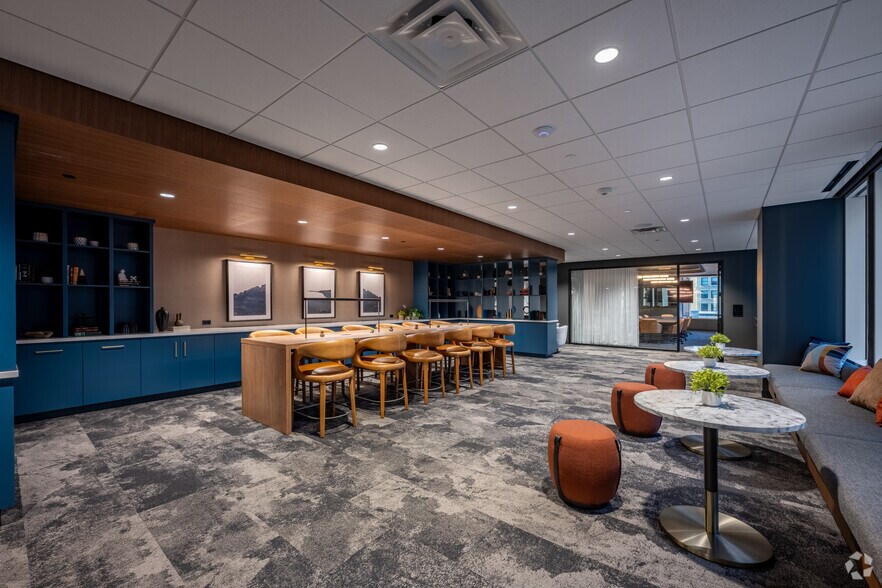 More Photos Of 800 LaSalle Ave, Minneapolis Office For Lease