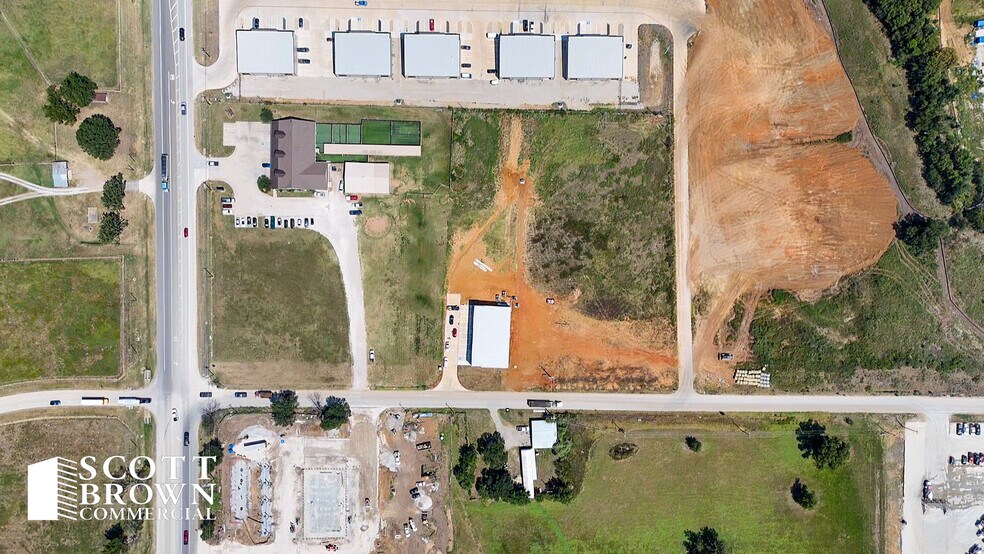 More Photos Of 8587 Stewart Rd, Aubrey Flex For Lease