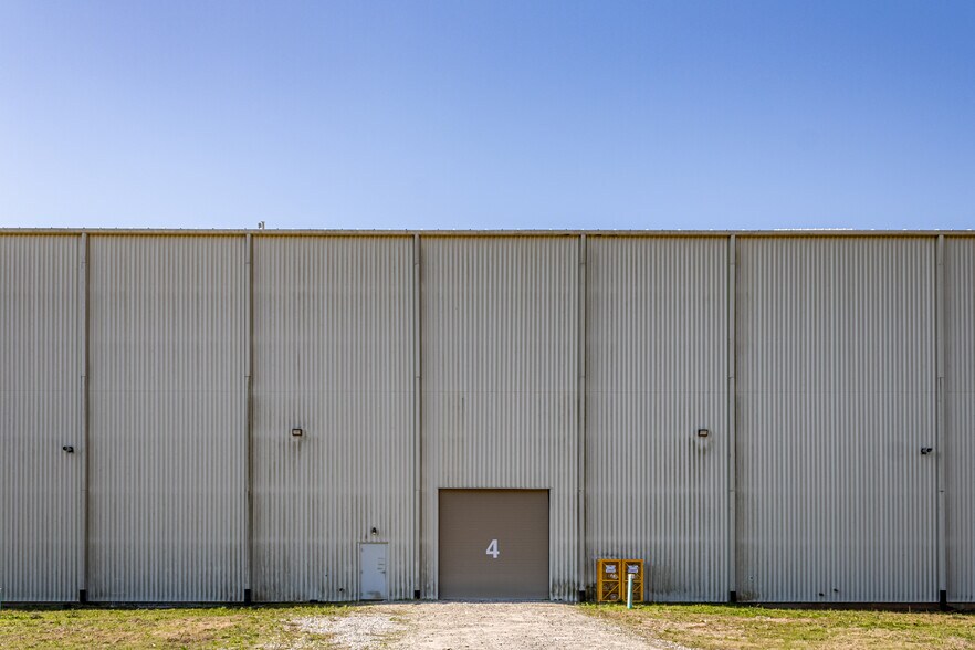 More Photos Of 411 Pegasus Pky, Lagrange Manufacturing For Lease