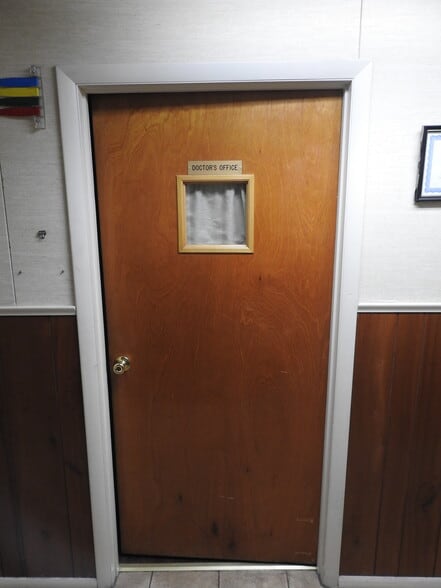 More Photos Of 6808 Torresdale Ave, Philadelphia Medical For Sale