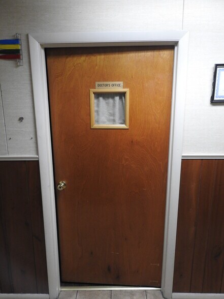 More Photos Of 6808 Torresdale Ave, Philadelphia Medical For Sale