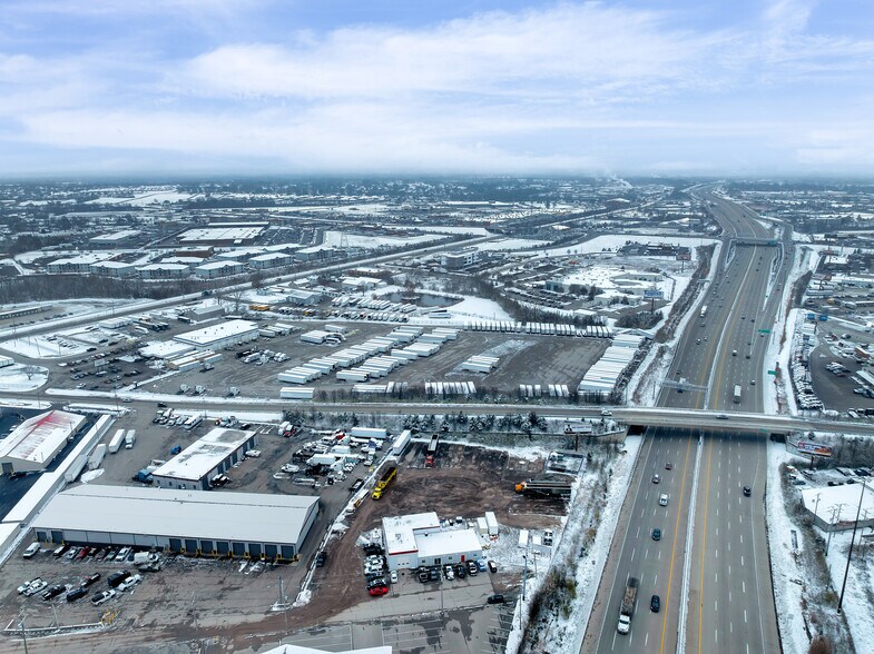 More Photos Of 1800 Progress Way, Jeffersonville Service For Lease