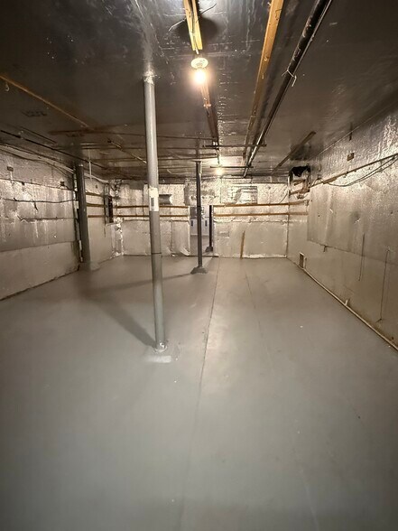 More Photos Of 136 Silver Lake Ave, Providence Warehouse For Lease