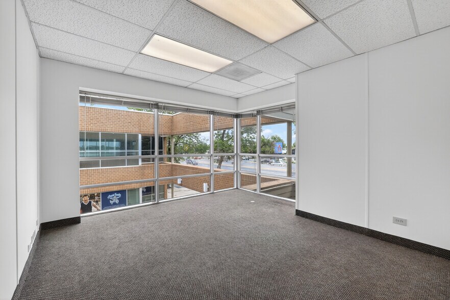 More Photos Of 441 Wadsworth Blvd, Lakewood Medical For Lease
