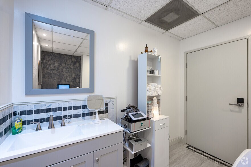 More Photos Of 9025 Wilshire Blvd, Beverly Hills Medical For Lease