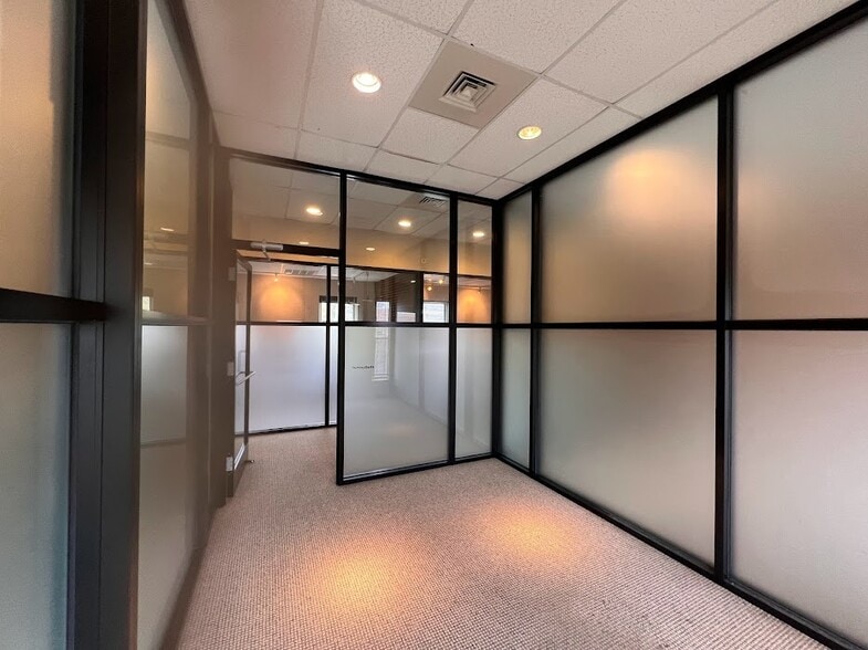 More Photos Of 211 W Matthews St, Matthews Office For Sale