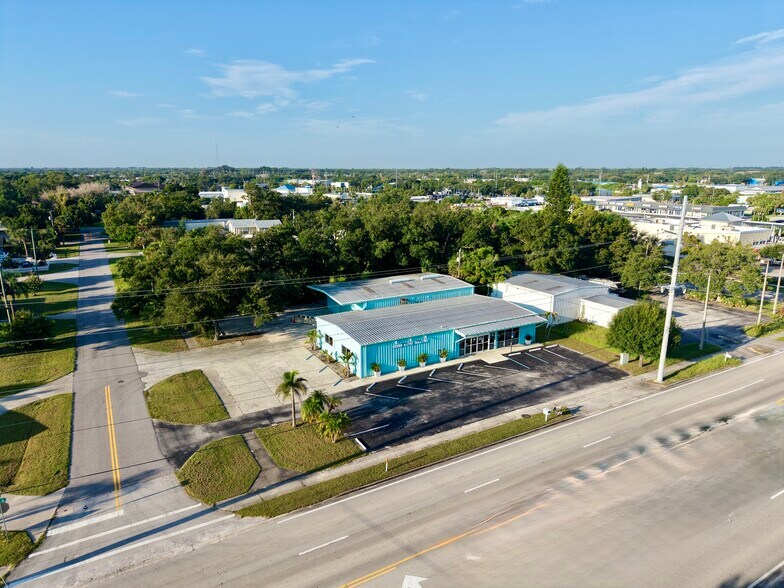 More Photos Of 715 12th St, Vero Beach Showroom For Sale
