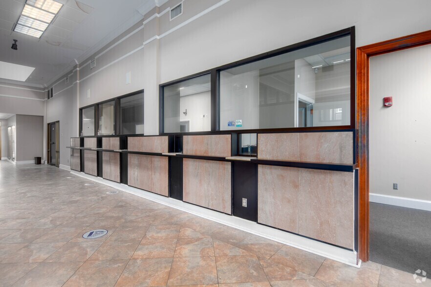 More Photos Of 931 Noble St, Anniston Office For Sale