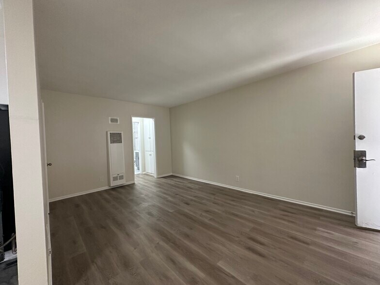 More Photos Of 1010 N Orange Grove Ave, West Hollywood Apartments For Sale