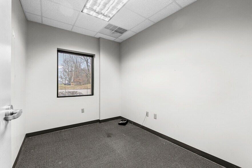 More Photos Of 7200 Highway 150, Greenville Office For Sale