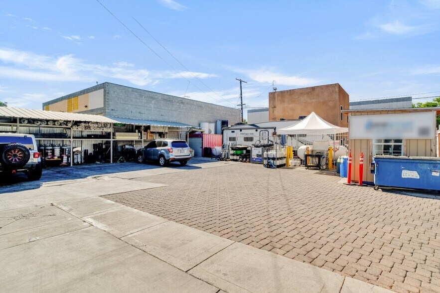 More Photos Of 10615-10619 San Fernando Rd, Pacoima Apartments For Lease
