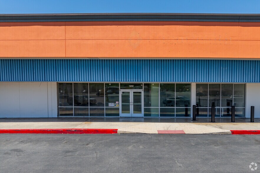 More Photos Of 2905-3025 West Ave, San Antonio Storefront For Lease