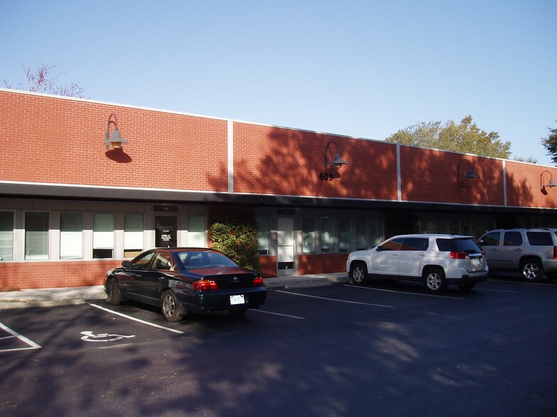 More Photos Of 609 Shipyard Blvd, Wilmington Office For Sale