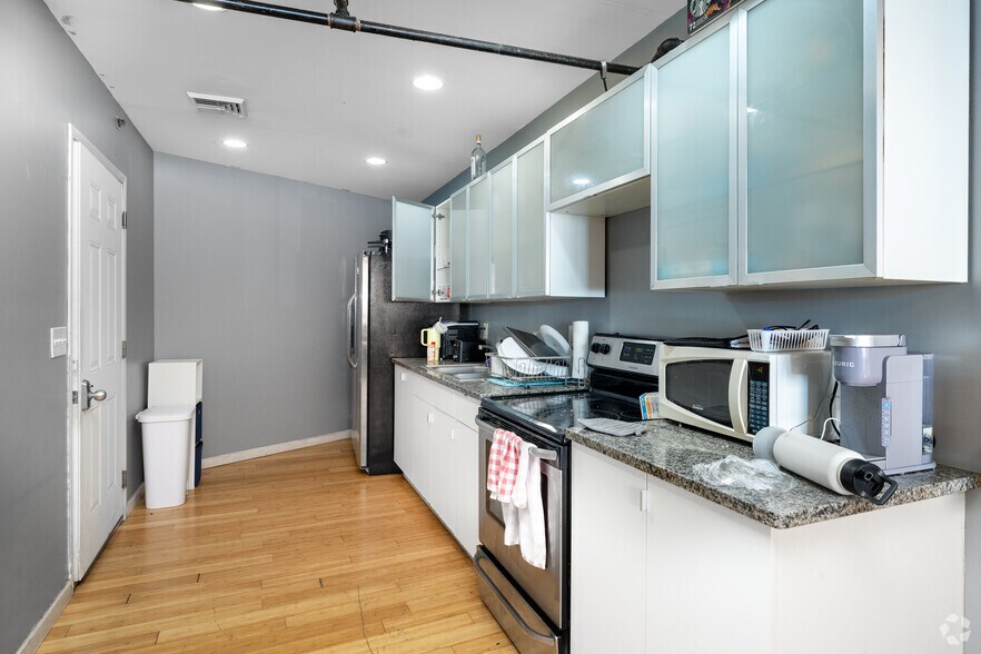 More Photos Of 40 Court St, Binghamton Apartments For Sale