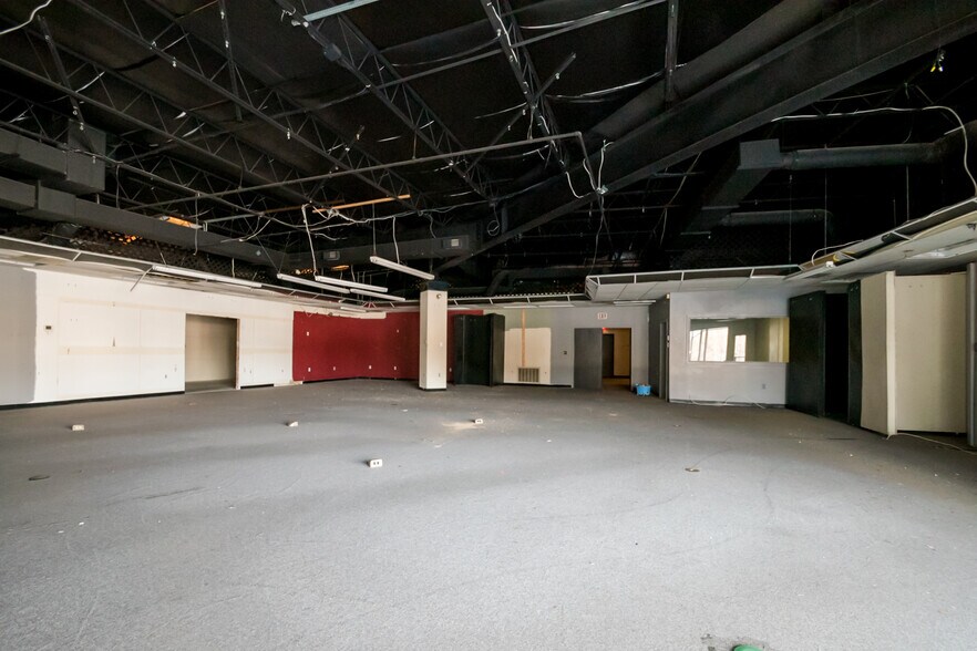 More Photos Of 5810 Kirkwood Hwy, Wilmington Unknown For Lease