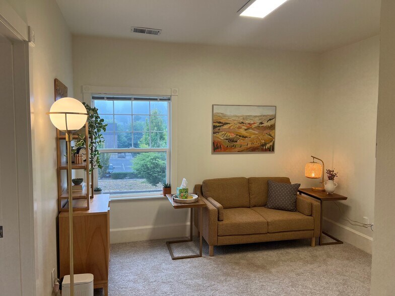 More Photos Of 22566 SW Washington St, Sherwood Office For Lease