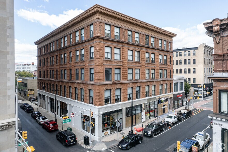 More Photos Of 45 Academy St, Newark Office For Lease