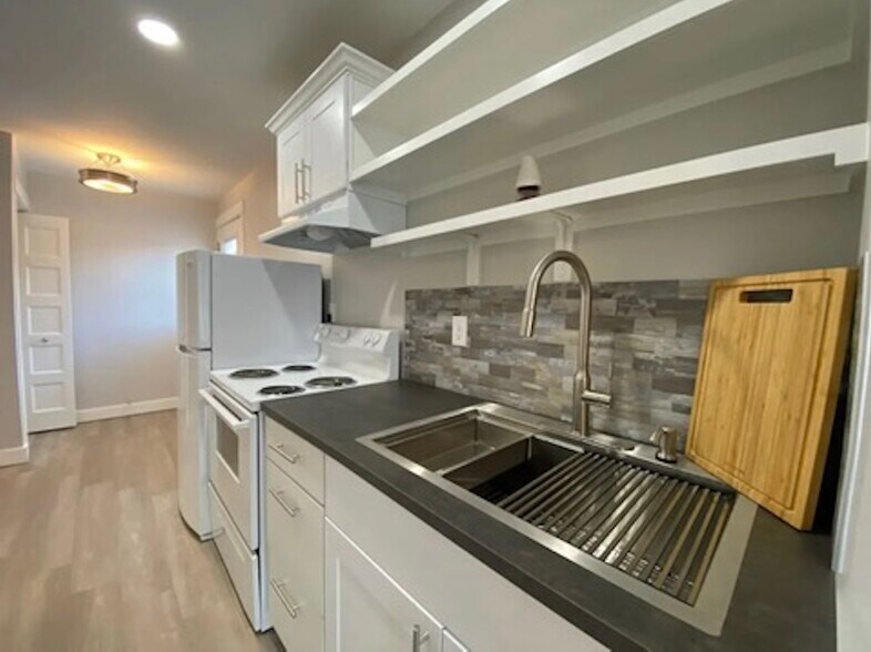 More Photos Of 1520 D St, Floresville Apartments For Sale