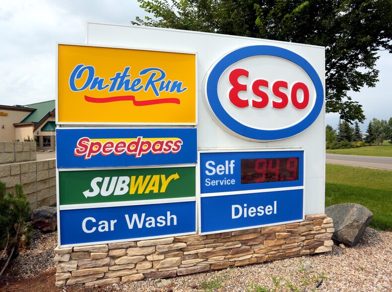 More Photos Of 411 Airport Rd E, Leduc County Storefront For Lease