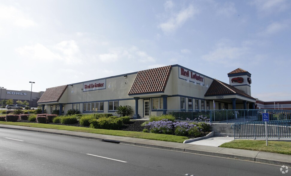 Primary Photo Of 1180 Admiral Callaghan Ln, Vallejo Restaurant For Lease