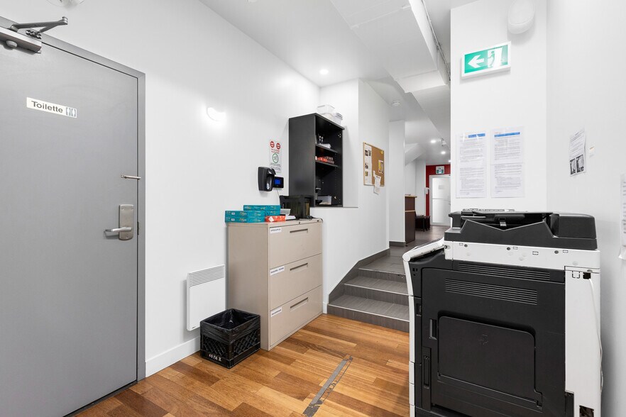 More Photos Of 5220 Av Du Parc, Montréal Office For Sale