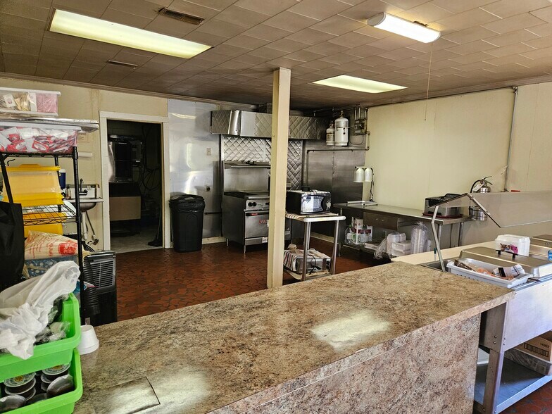 More Photos Of 702 US Highway 158 W, Gates Auto Repair For Sale