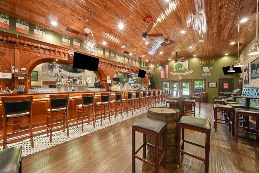 More Photos Of 10618 S Western Ave, Chicago Bar For Sale