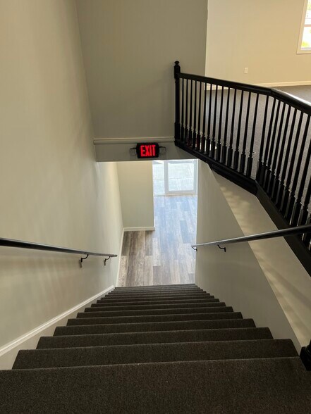 More Photos Of 389 State Route 10, East Hanover Storefront For Lease