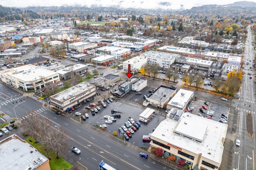 More Photos Of 1335 14th Ave, Longview General Retail For Sale