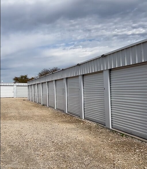 More Photos Of 1424 TX-22 Hwy, Whitney Self Storage For Sale