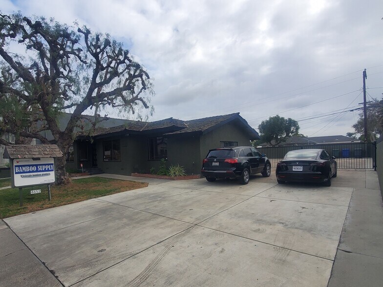 More Photos Of 4652 Katella Ave, Los Alamitos Office For Lease