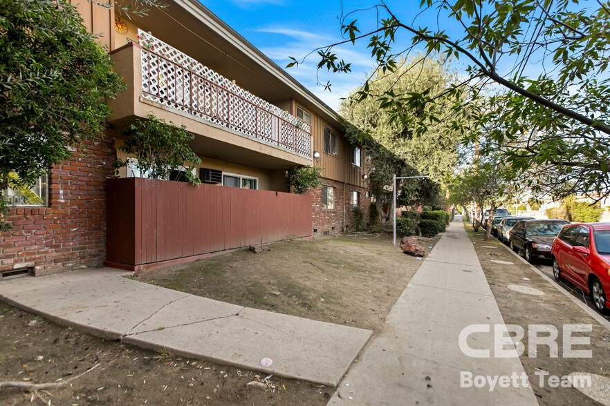 More Photos Of 15040 Parthenia St, North Hills Multifamily For Sale