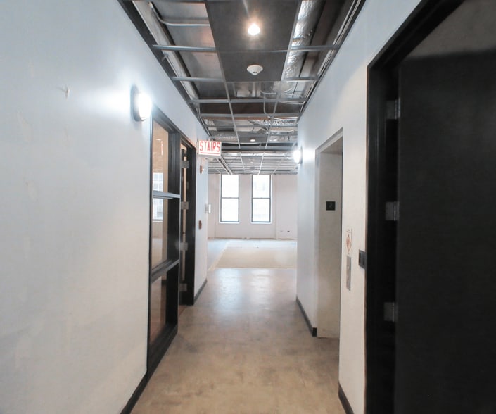 More Photos Of 158 W Erie St, Chicago Office For Sale