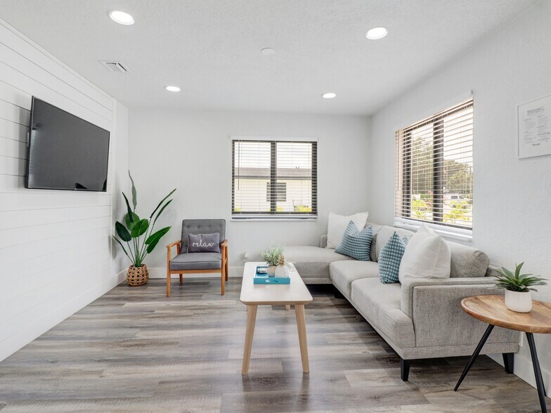 More Photos Of 1705-1709 NE 3rd Ave, Delray Beach Apartments For Sale