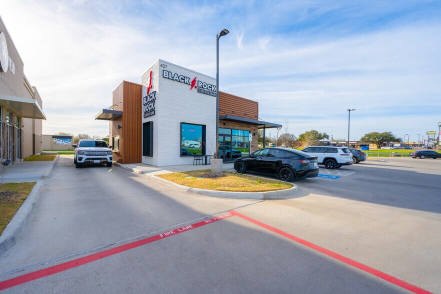 More Photos Of 427 Wilshire blvd, Burleson Restaurant For Sale