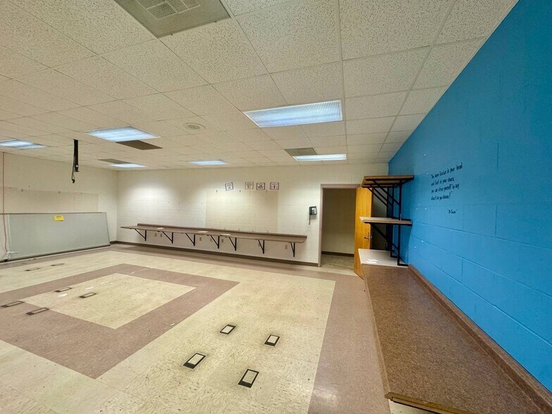 More Photos Of 111 W College Ave, Shelbina Schools For Sale