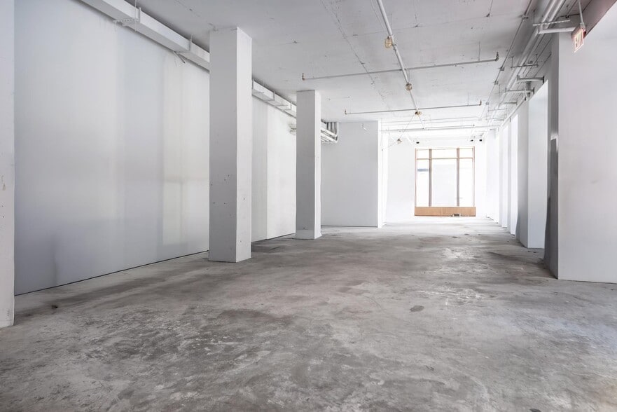 More Photos Of 100 Vandam St, New York Apartments For Lease