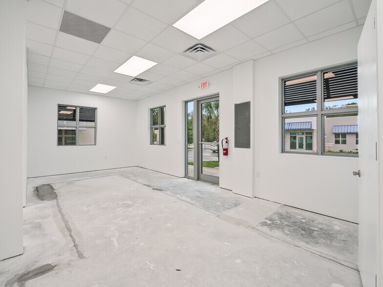 More Photos Of 871-801 Highway 466, Lady Lake Unknown For Lease