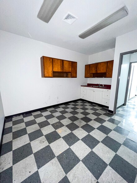 More Photos Of 4701 Commercial Dr NW, Huntsville Warehouse For Lease