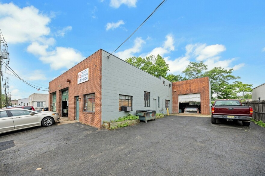 More Photos Of 18 McDermott Pl, Bergenfield Industrial For Sale