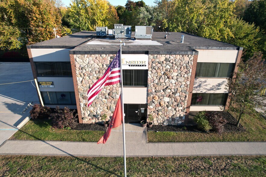 More Photos Of 1877 Orchard Lake Rd, Sylvan Lake Medical For Sale