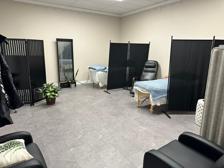 More Photos Of 198 Maine Mall Rd, South Portland General Retail For Sale