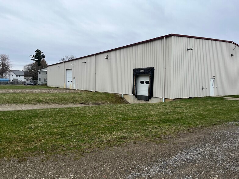 More Photos Of 1308 Pennsylvania Ave W, Warren Warehouse For Sale