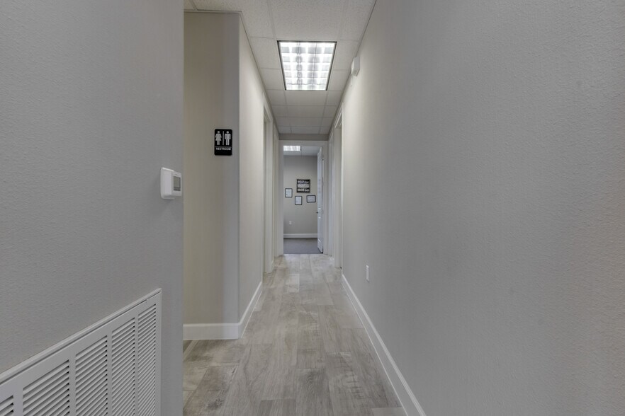 More Photos Of 830 Julie Rivers Dr, Sugar Land Medical For Sale