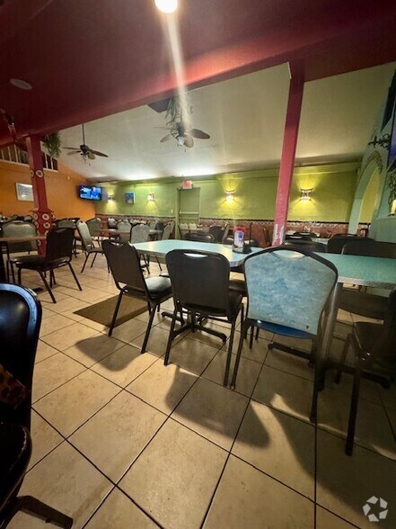 More Photos Of 107 Cecilia St, Alice Restaurant For Sale