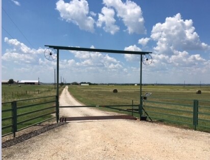 More Photos Of 717 County Road 105, Hutto Land For Lease