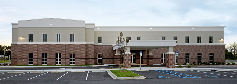 Primary Photo Of 8096 Twin Beech Rd, Fairhope Medical For Lease