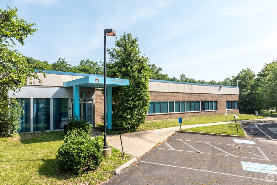 Primary Photo Of 3190 Tremont Ave, Feasterville Trevose Industrial For Sale