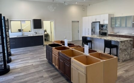 More Photos Of 4009 N Black Canyon Hwy, Phoenix Warehouse For Lease